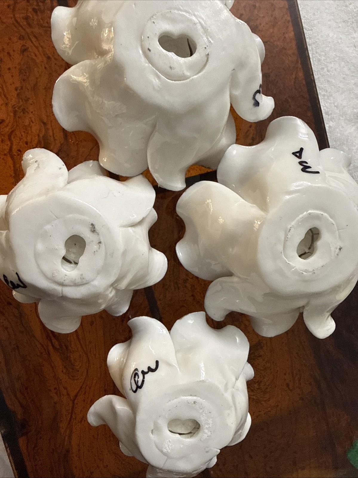 Set of 4 Porcelain Roses Cream and Gold ,For wall Or table