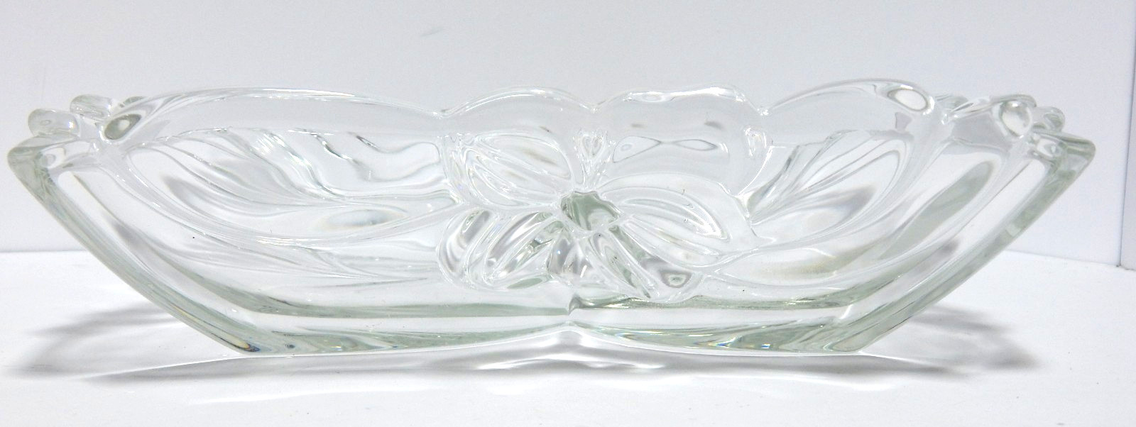 Home Interiors American Flower Petal heavy pressed glass center piece 12″ x 12″