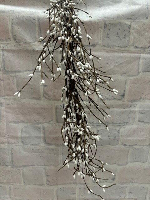 Pip Berry Garland White 4′ FULL BEAUTIFUL BERRIES