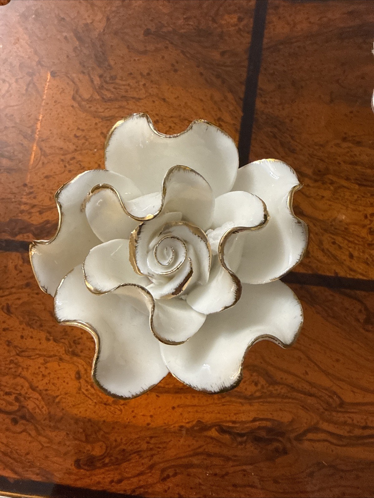 Set of 4 Porcelain Roses Cream and Gold ,For wall Or table