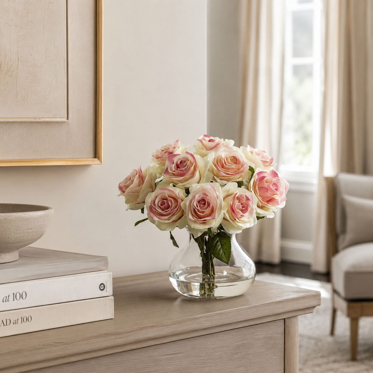 Rose Arrangement w/Vase Light Pink