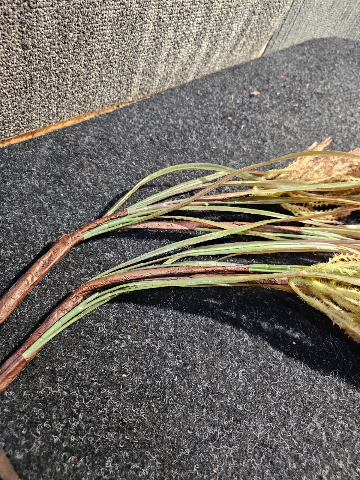 (QTY 2) Arhaus 6510129D0798 Pampas Grass Purple