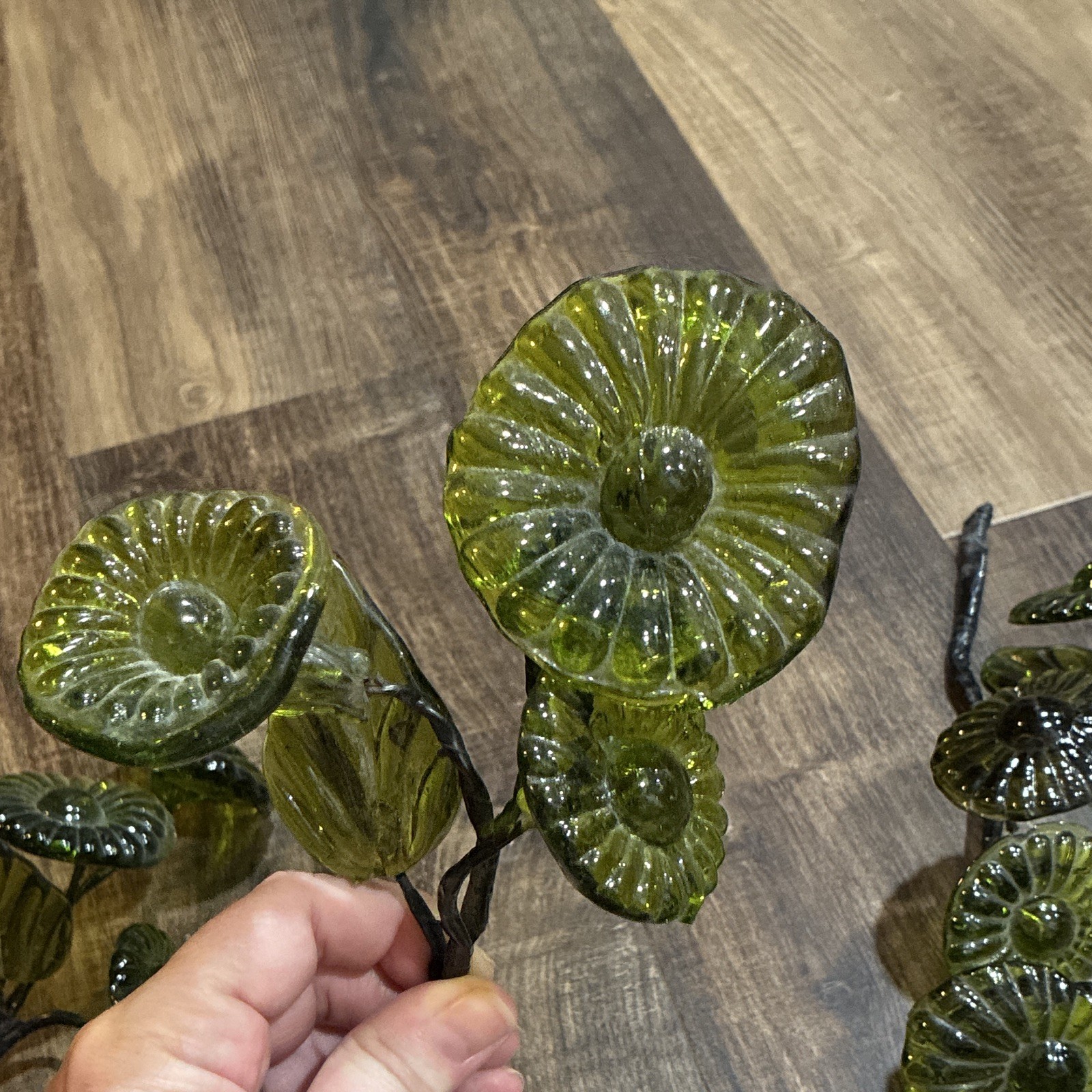 Vintage Mid-Century Murano Style Glass Flower Floral Stems – Avocado Green Rib 4