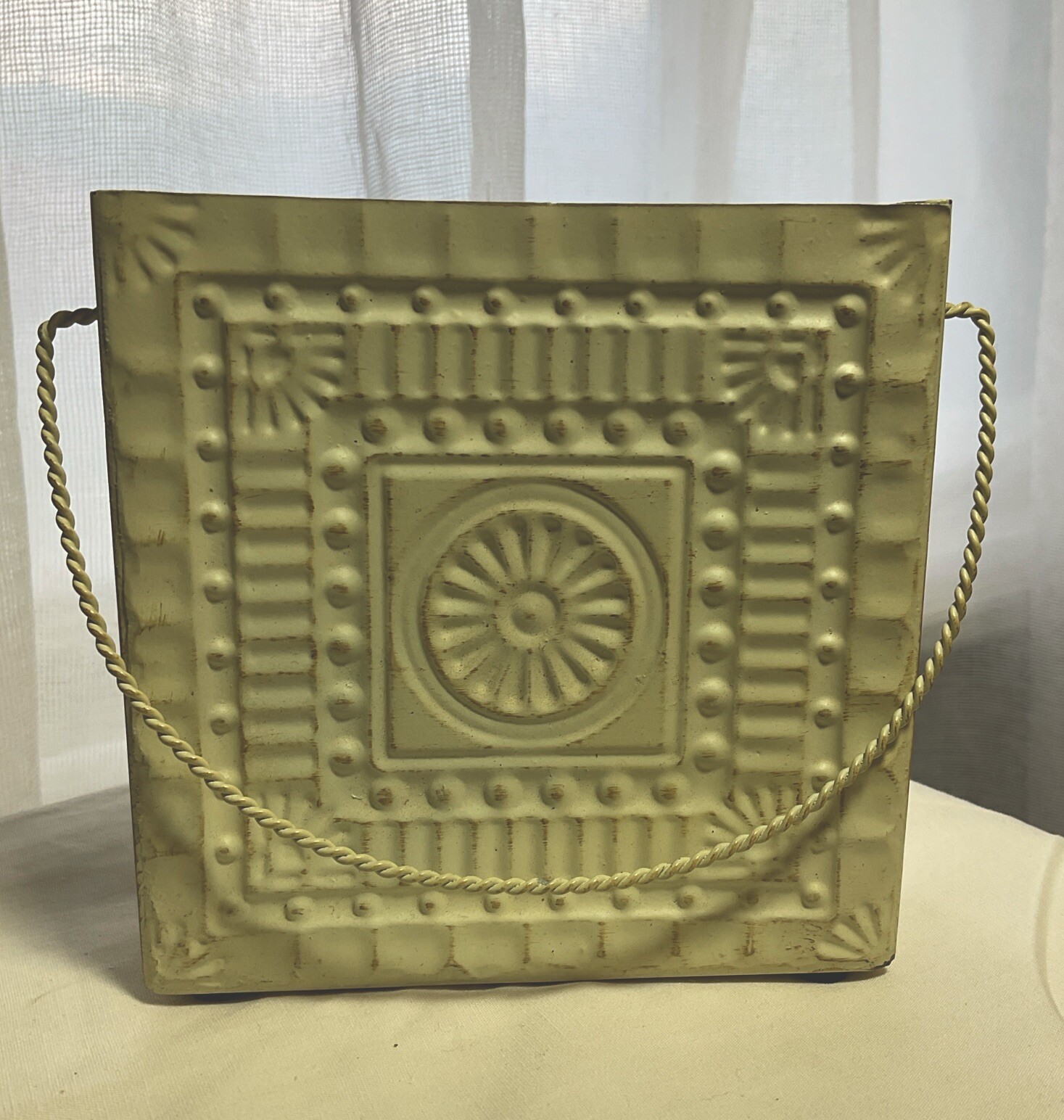 Cottage Core Decor By Elegant Expressions Small Crème Color Metal Tote Boho Chic