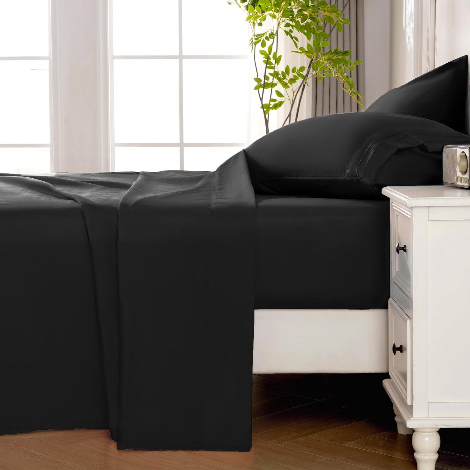 Black Queen Sheet Set, 4 Pieces Soft Bedding Queen Sheet Set, Breathable and Coo