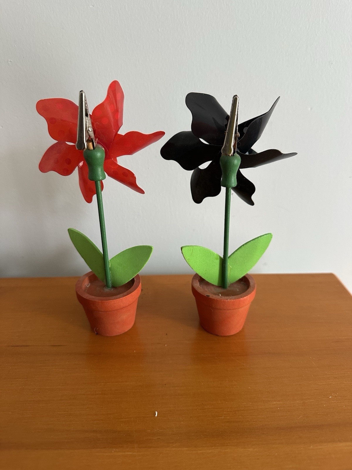 Artificial Red & Black Flower Pots Set of 2 Plastic Metal Floral Decor