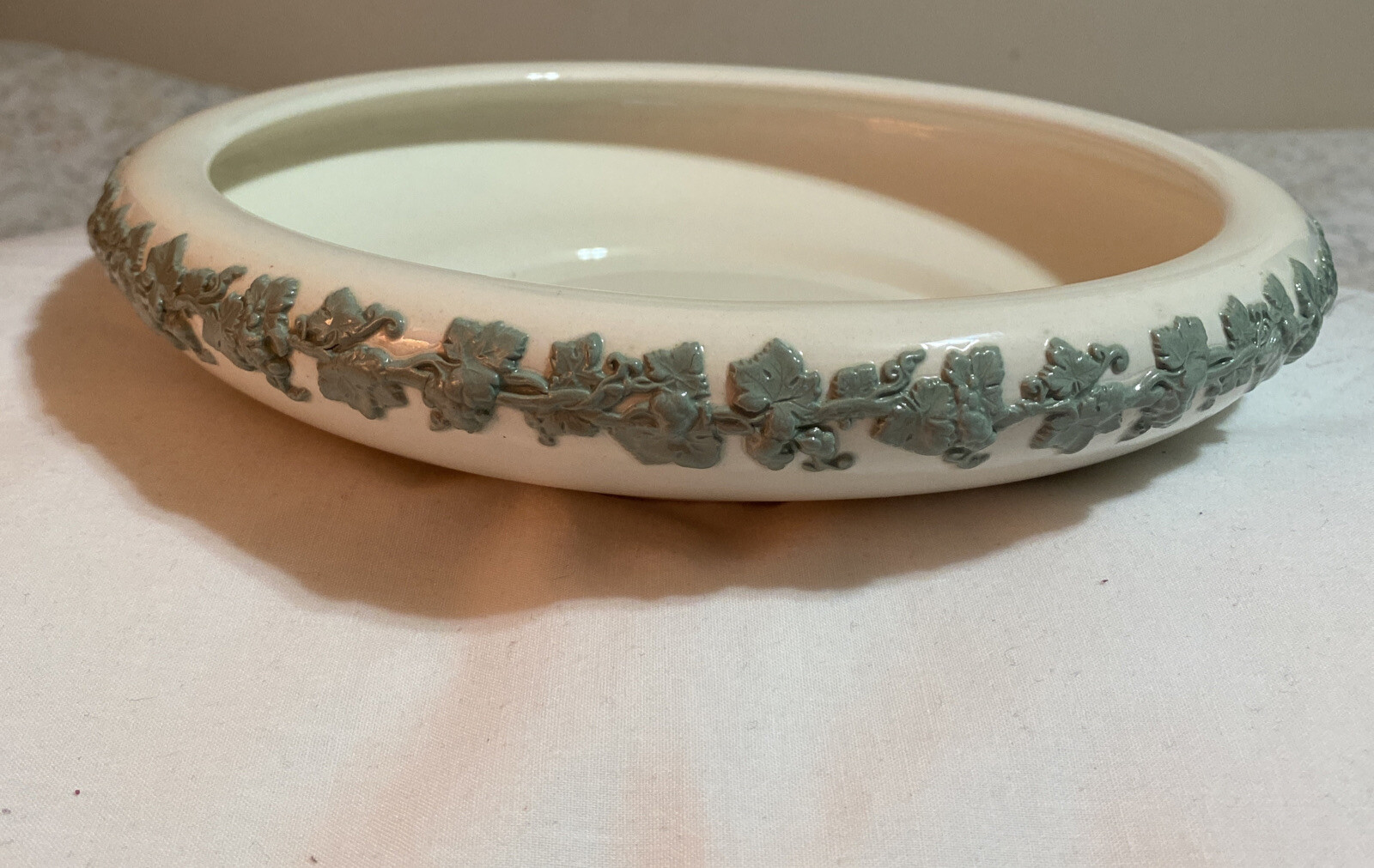 Rare England Wedgwood Embossed Queen’s Ware Decorative Floating Gardenia Bowl #5