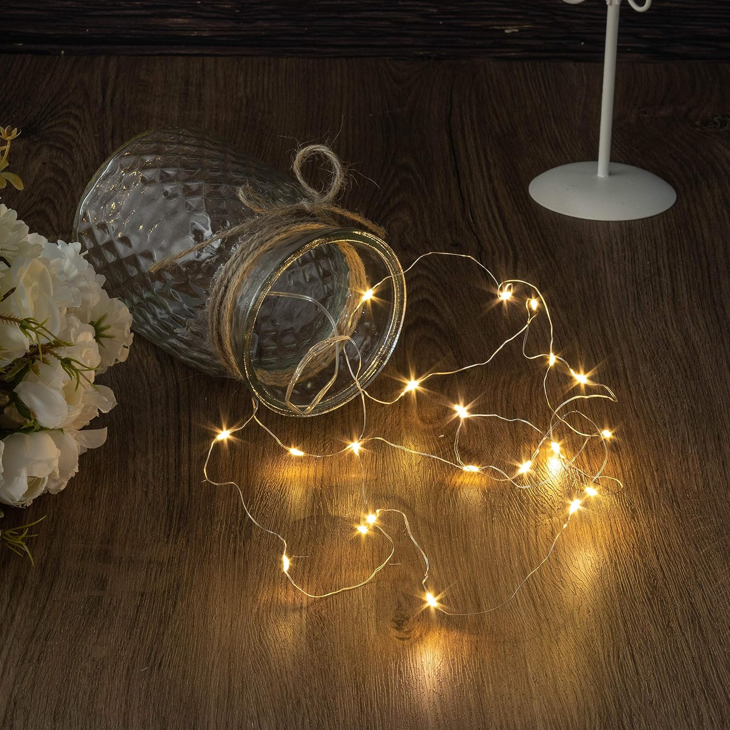 Aitificial LED White Rose Flowers with Glass Vase, Flower Arrangement for Table