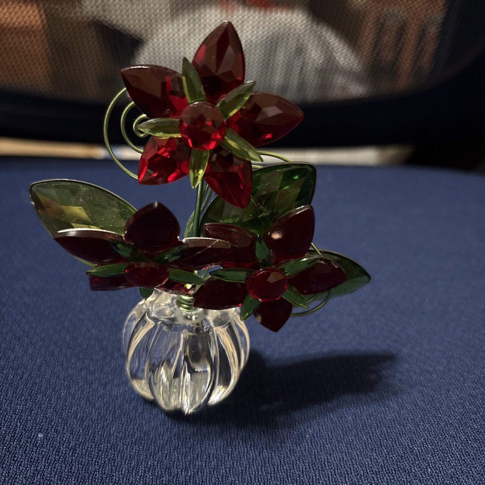 Decorative Hard Plastic Metal Red Flowers & Vase 4″ Tall Sparkly Holiday