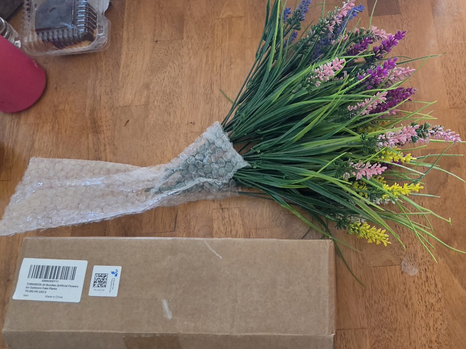 10 Bundles Realistic Faux Indoor/Outdoor Monkey Grass with Flowers and Gree…