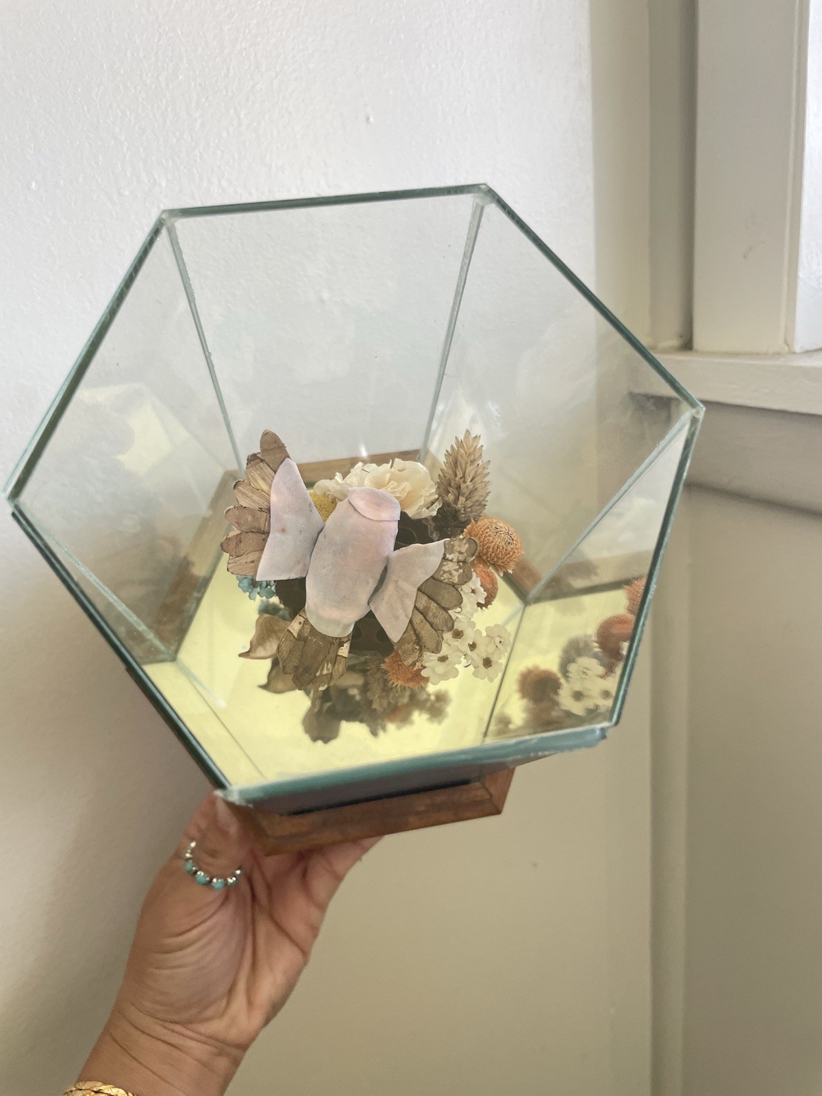 Vintage Faux Hummingbird Hexagonal Glass Display Case Dried Flower Diorama 1970s