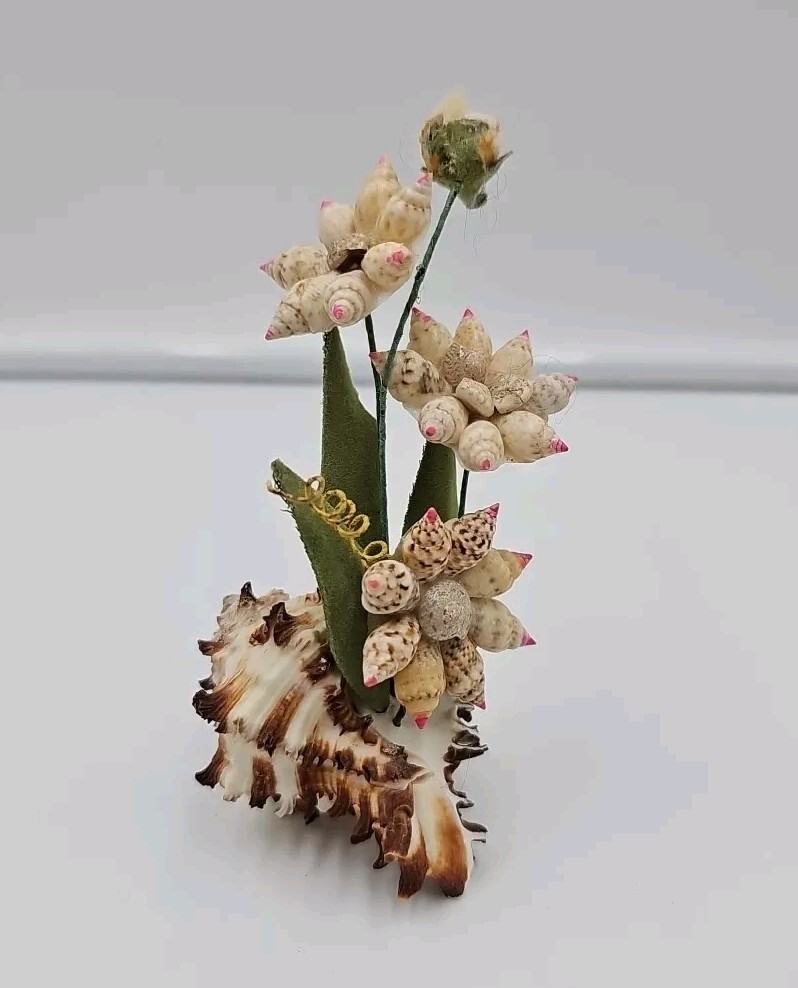 Vintage Sea Shell Bouquet of Flowers Floral Arrangement Kitsch Rare.