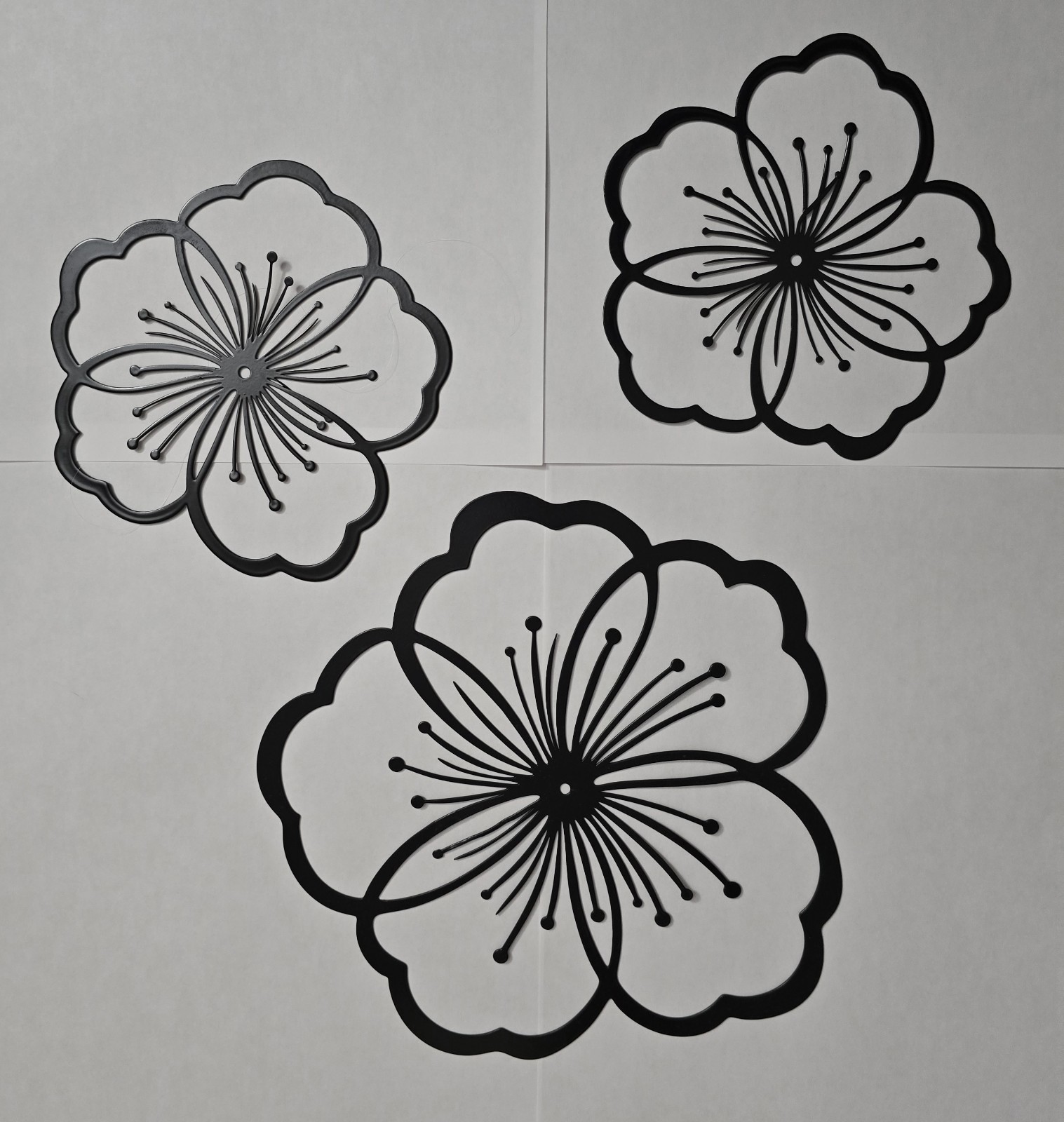 Set of 3 Black Metal Flower Wall Decor – Floral Garden Fence Art Indoor Outdoor