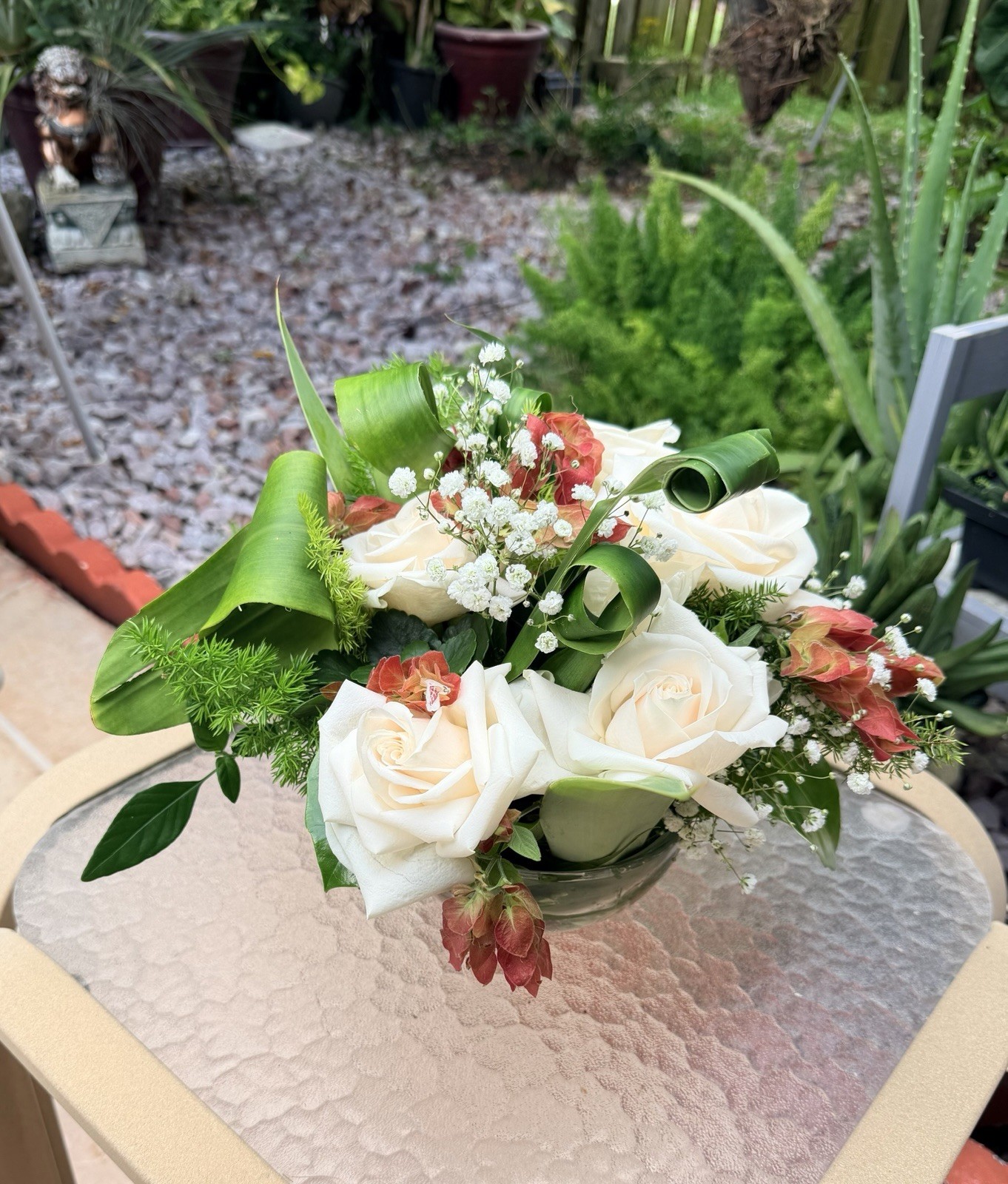 Fresh Rose and Baby’s-Breath Flower Arrangement, White Pink Green, Glass Vase