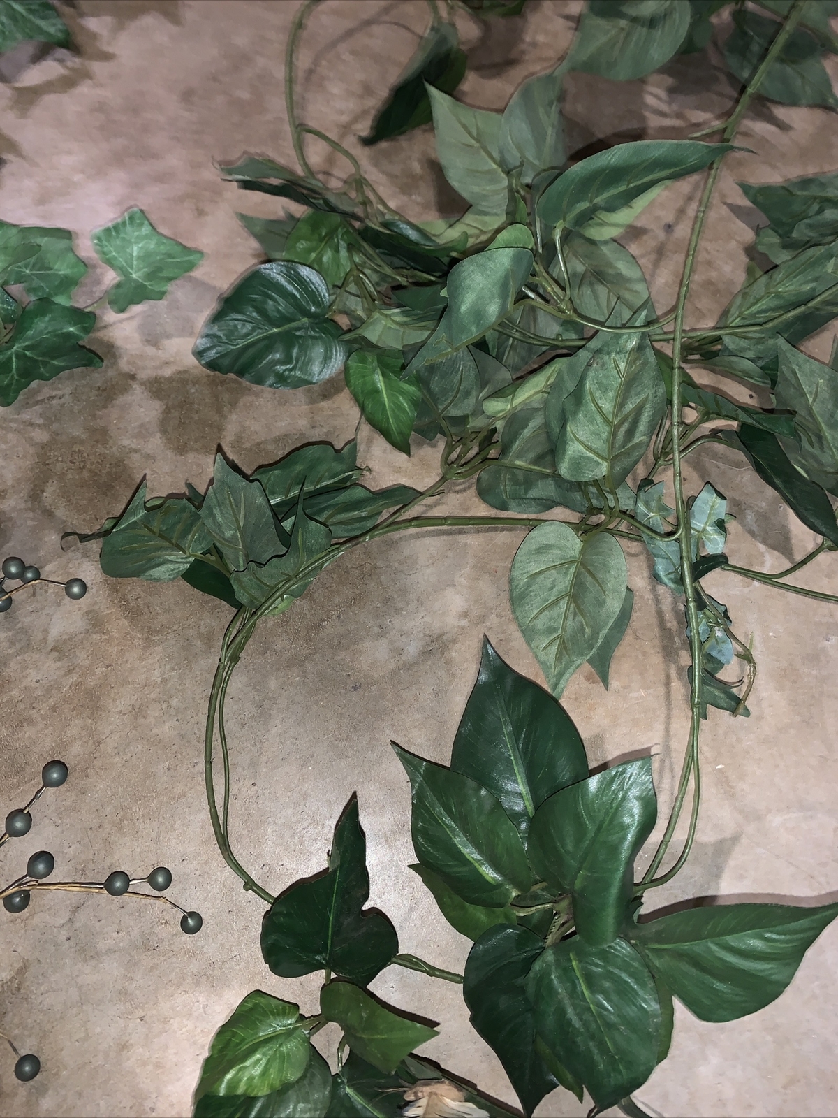 Assortment New Used Greenery Stems Vines Green Ivy Pip Berry Bush Garland ❤️tb5m