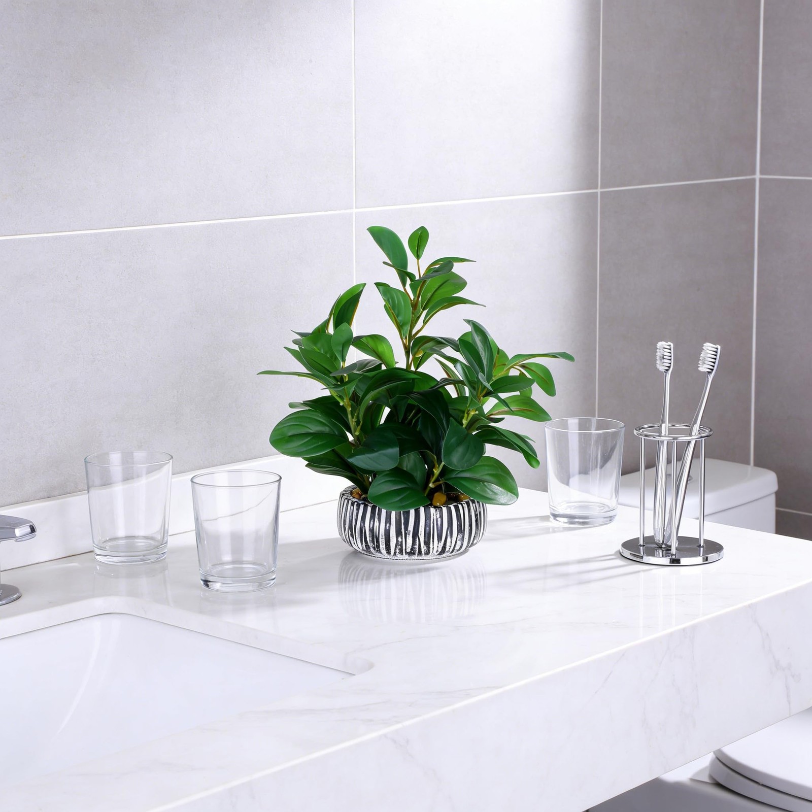 Realistic Artificial Potted Plant Faux Indoor Greenery Home Office Decor Vase