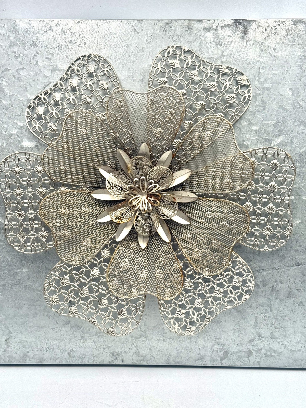 Beautiful Vintage Metal Rustic Flower On Galvanized Metal Wall Plaque
