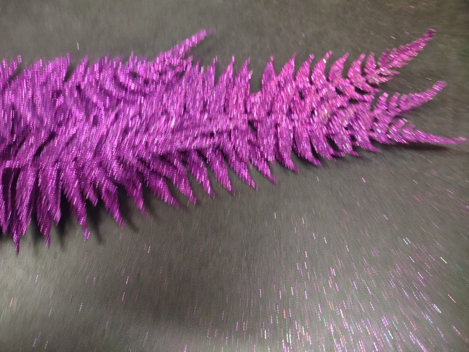 6 Pieces Amethyst Purple Glittered Retro Plastic Forrest Fern, 2 Sizes 15″ & 24″