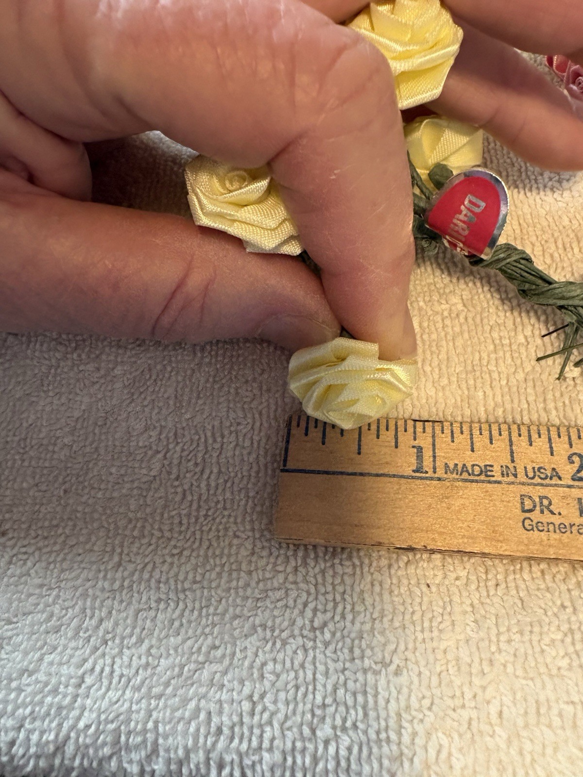 Vtg Lot Of 25 Bundles Mini Rose Artificial Poly Silk Wired Flowers