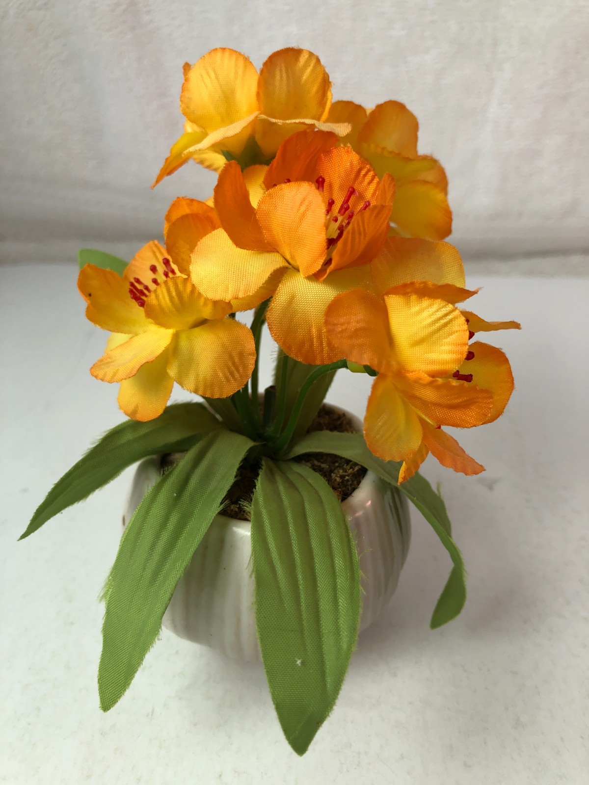Small 5″ Silk Floral Arrangement In Ribbed Ceramic Pot Mini Desk Decor