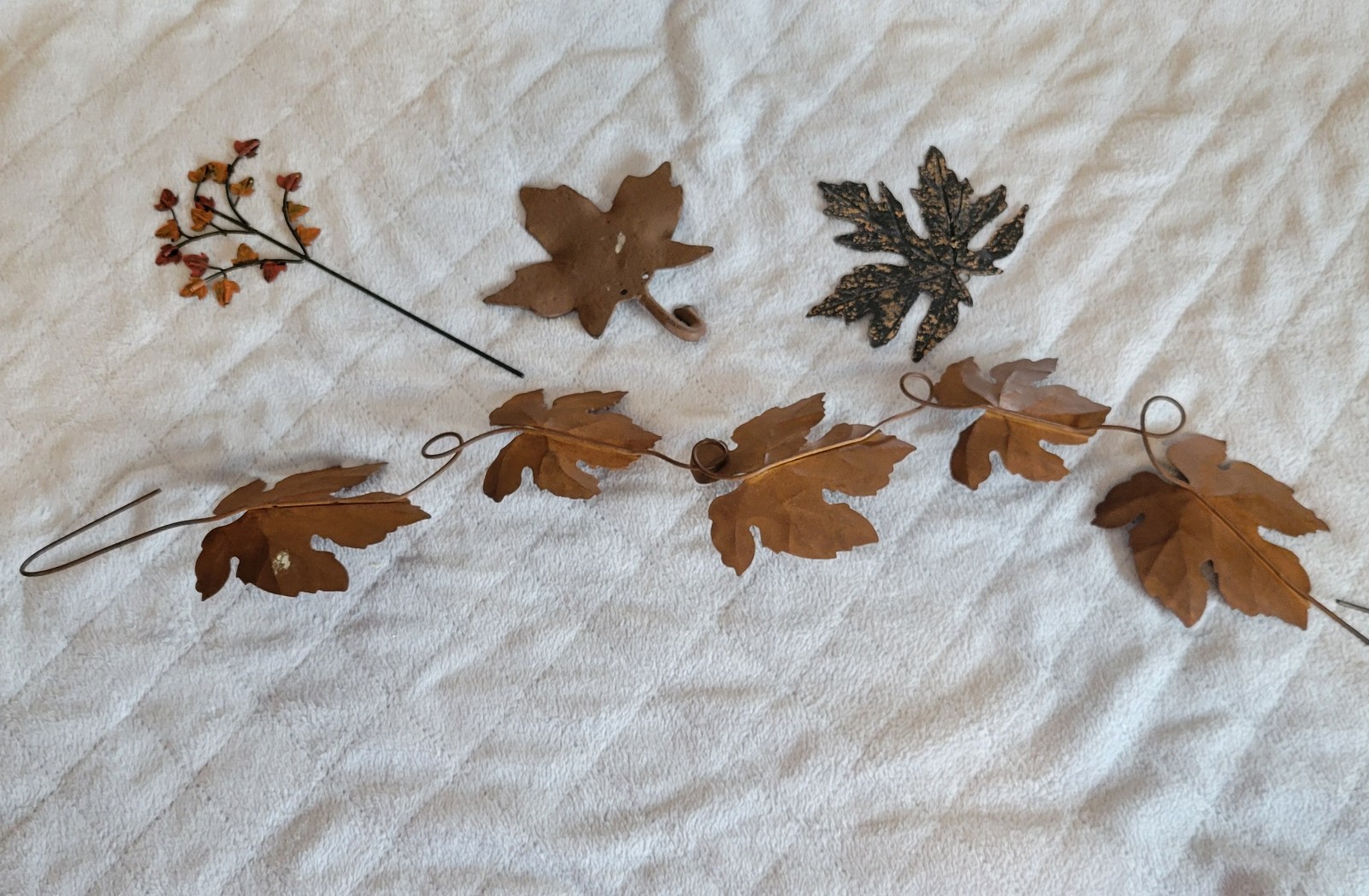 Rustic home decor leaf leaves wall hanging hook Fall Autumn shapes MCM Lot of 4