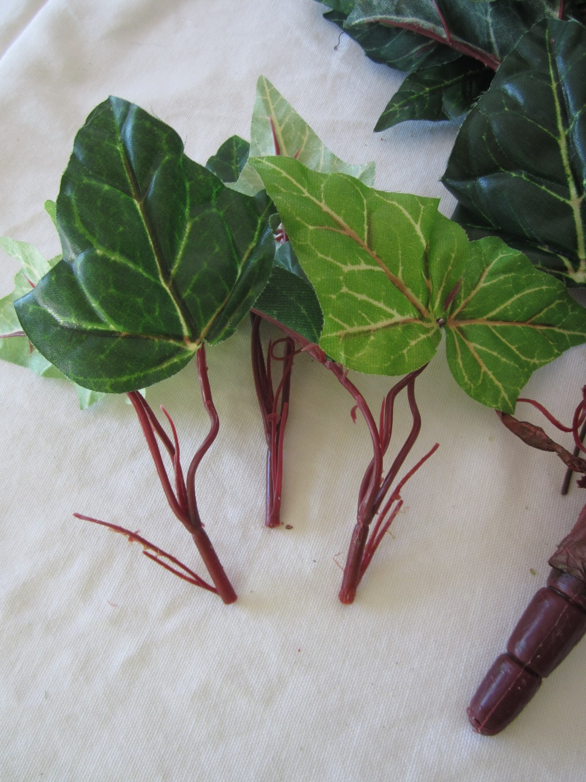 Artificial Floral Green & Red Leaf Bush Branch Stem Greenery Leaves Home Decor