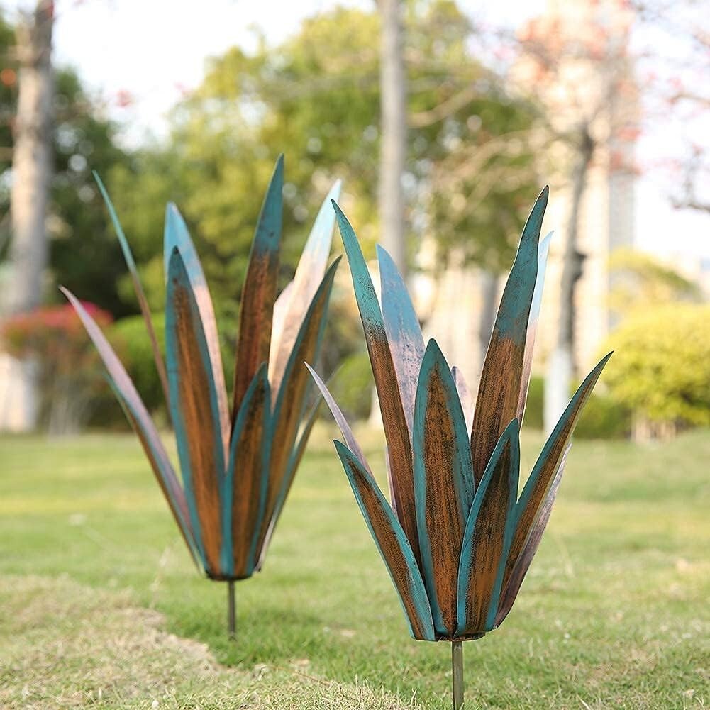 Hand-Painted 2pcs Metal Agave Plant Sculptures – DIY Rustic Home Yard Decor