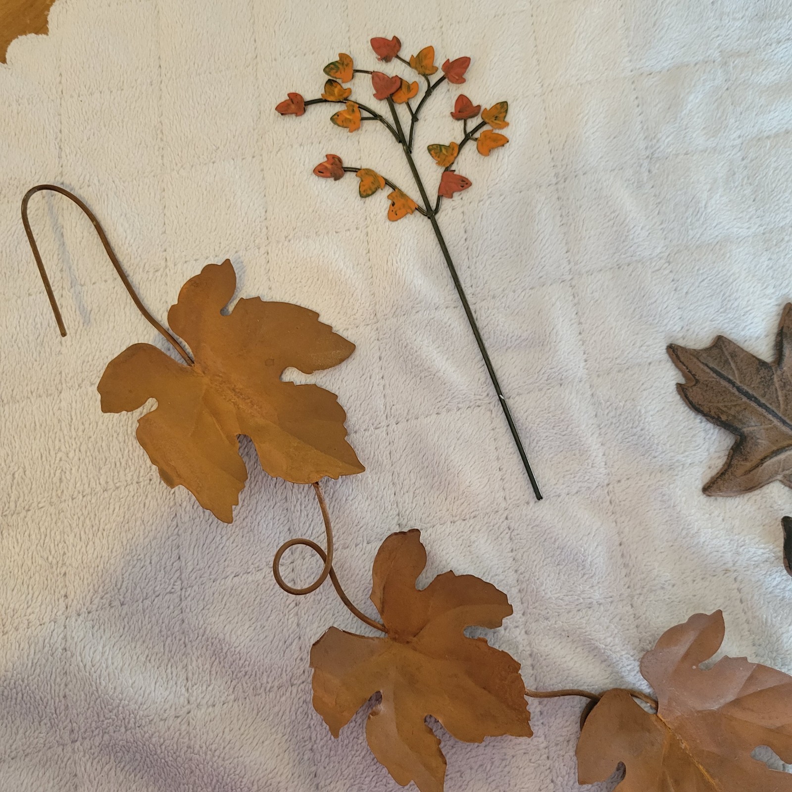 Rustic home decor leaf leaves wall hanging hook Fall Autumn shapes MCM Lot of 4