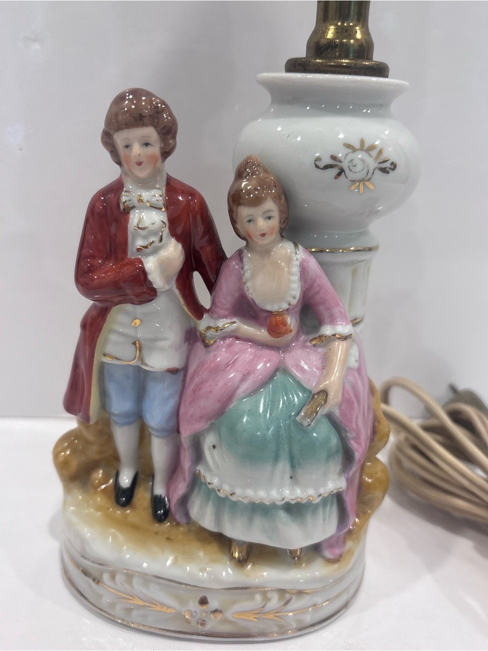 Vintage Maruyama Occupied Japan porcelain figural table lamp Victorian 1945-52