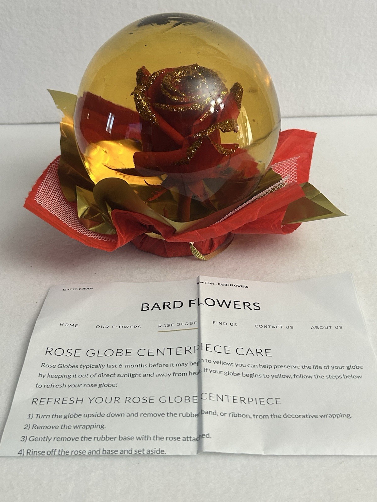 Vtg Forever Red ROSE with GOLD In Glass Ball Water Dome Globe Large Rose
