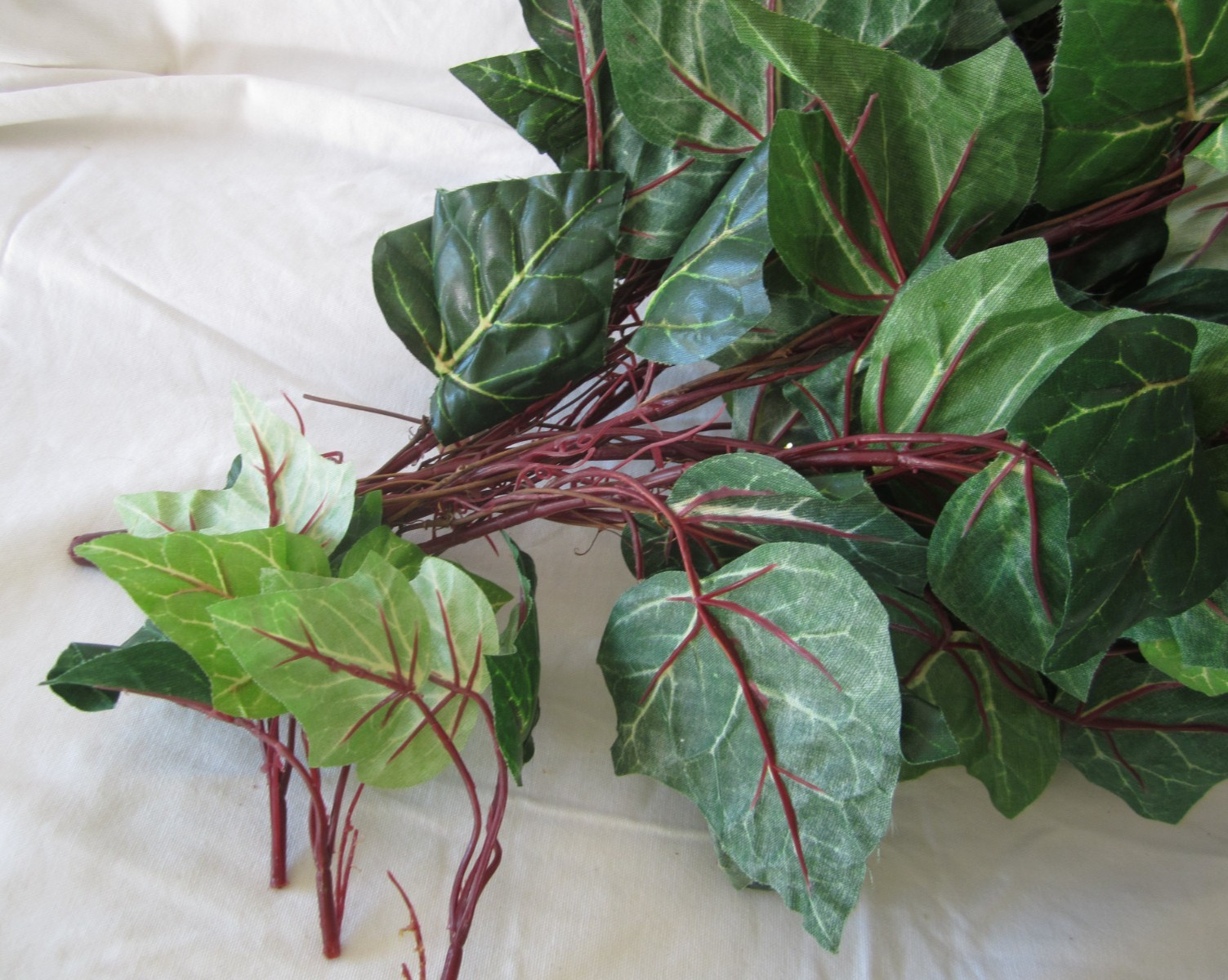 Artificial Floral Green & Red Leaf Bush Branch Stem Greenery Leaves Home Decor