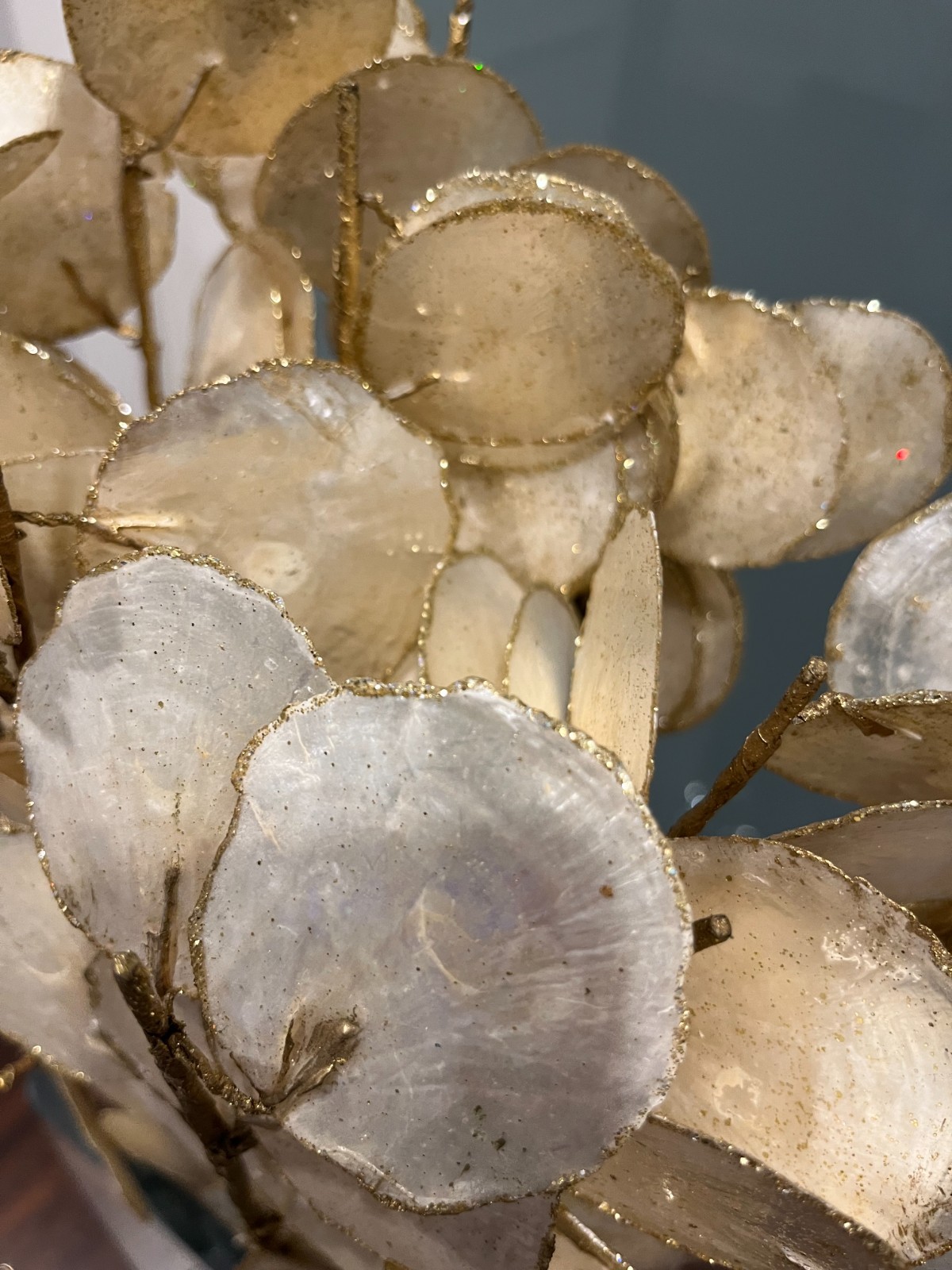Round Pearl Shell with Gold Glitter Edge Stem – Approx. 33″ Faux Floral Stem