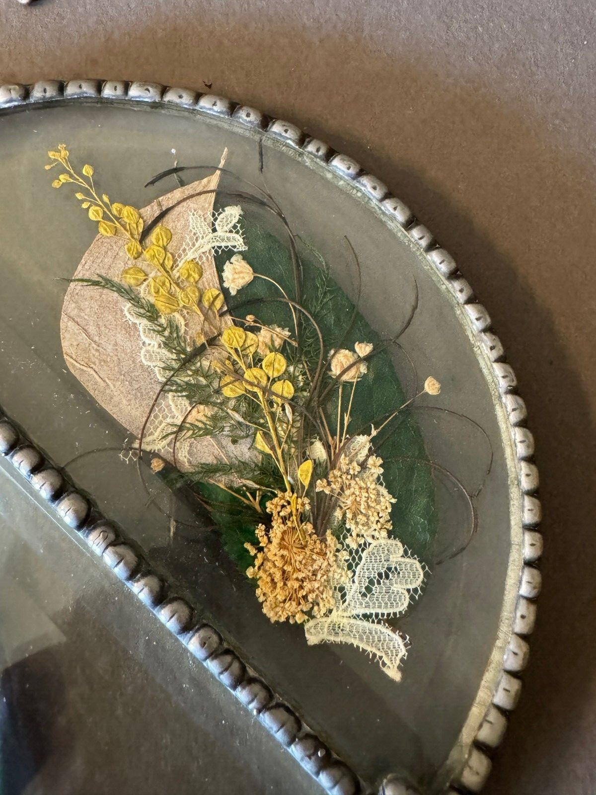 DRIED PRESSED FLOWER & LACE FACETED HEART FRAME WALL HANGING SUN CATCHER VTG