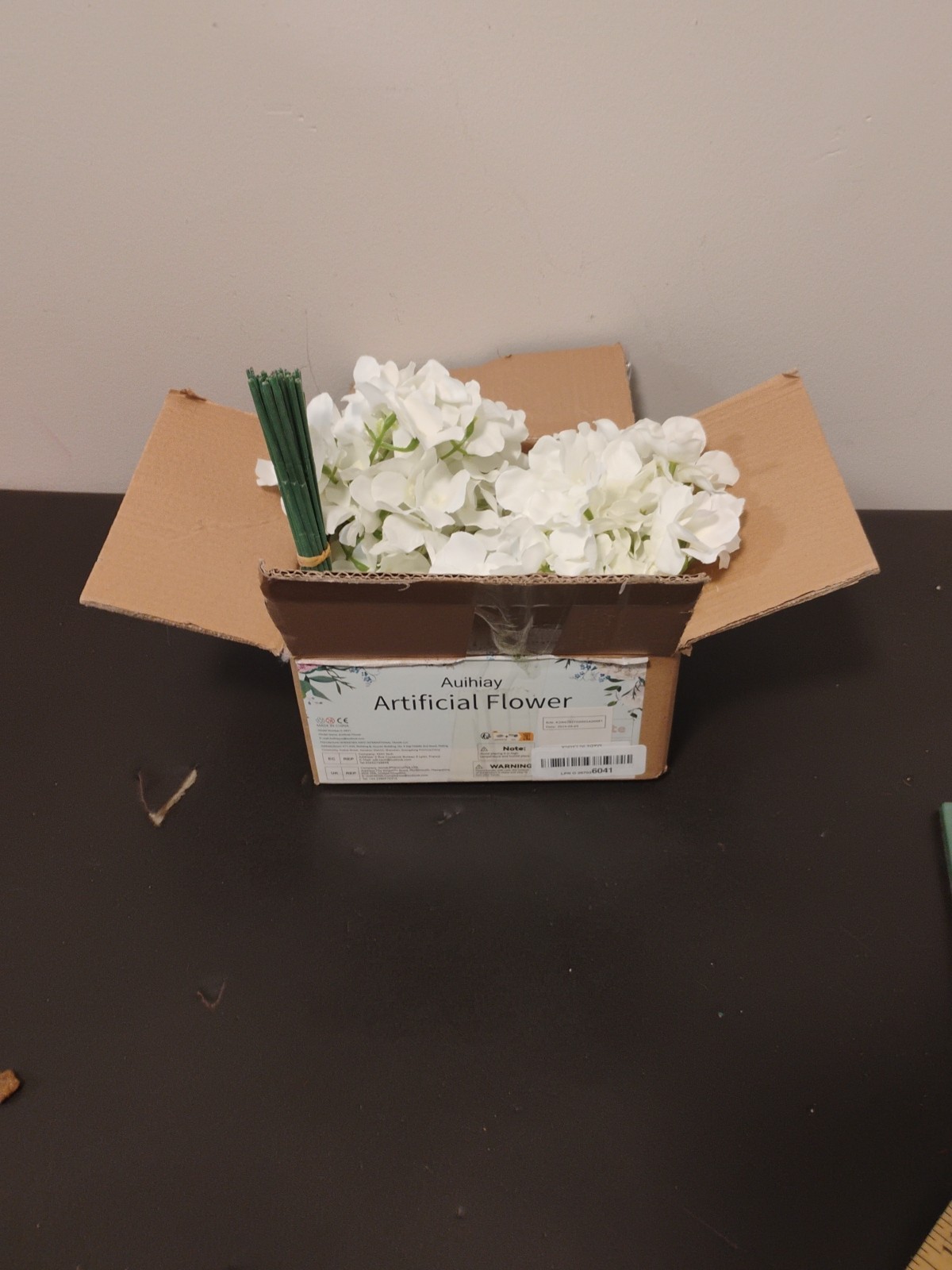 Auihiay White Artificial Flowers New