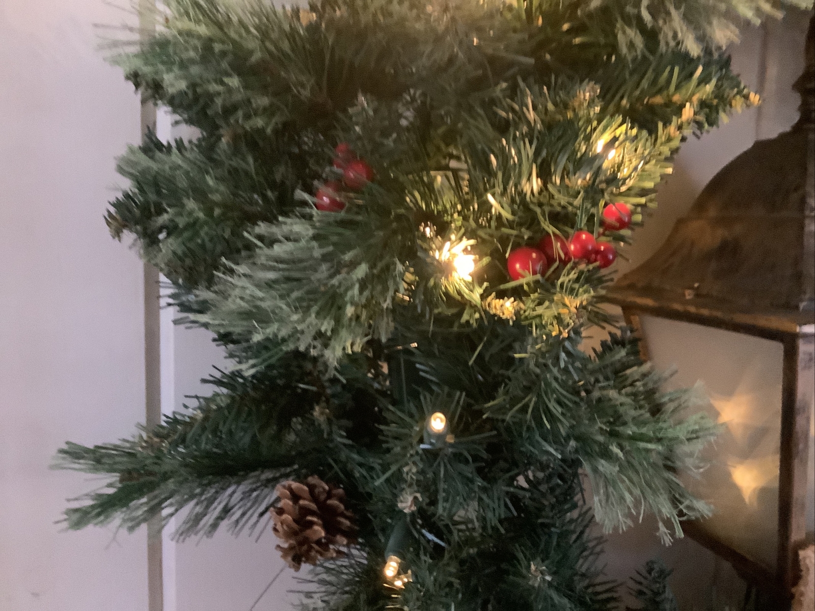 VTG 26″ ” Artificial Pine Wreath w Battery Lighted Lantern Burlap Christmas
