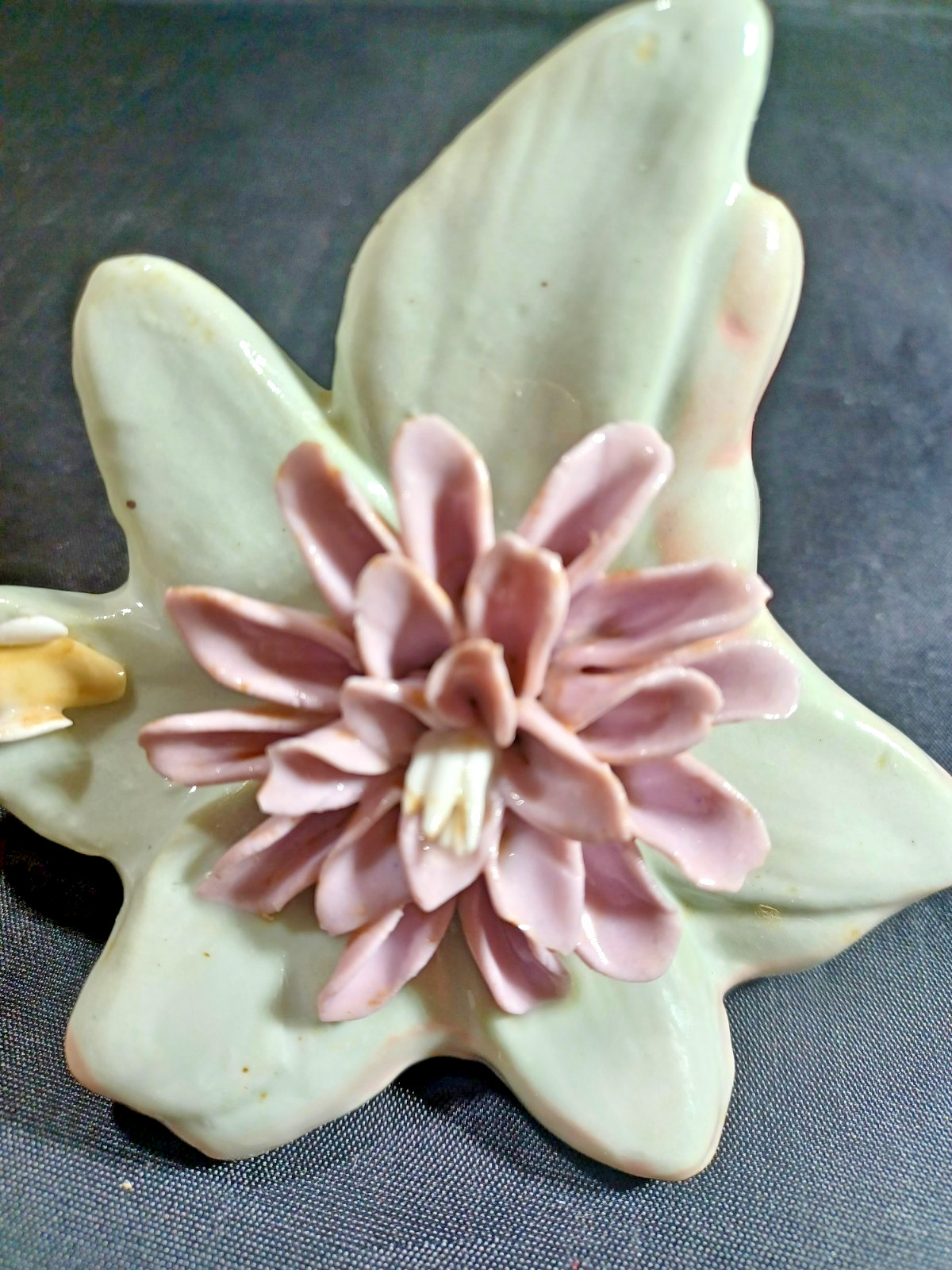 Vtg Celadon Green Pottery Leaf Base With Applied Porcelain Flower And Bee.