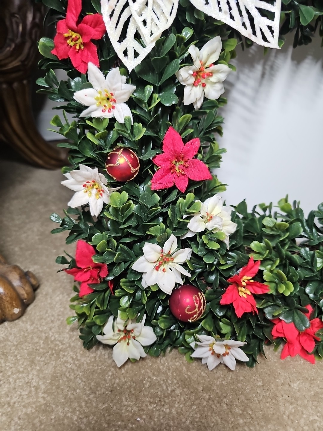 Stunning 16″ Tea Leaf and Poinsettia Artificial Square Holiday Wreath