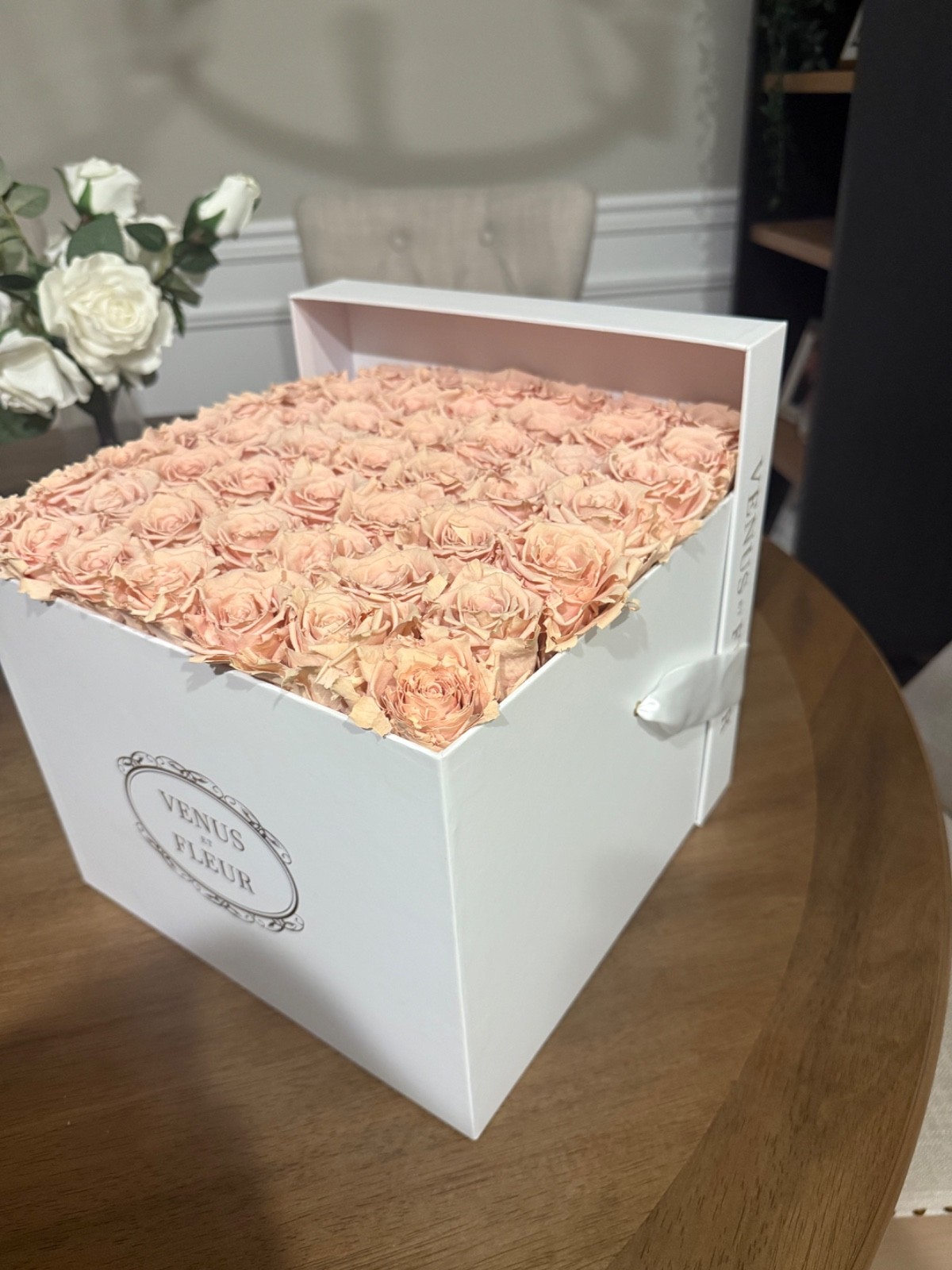 Venus ET Fleur Pink Classic Large Square Rose Box