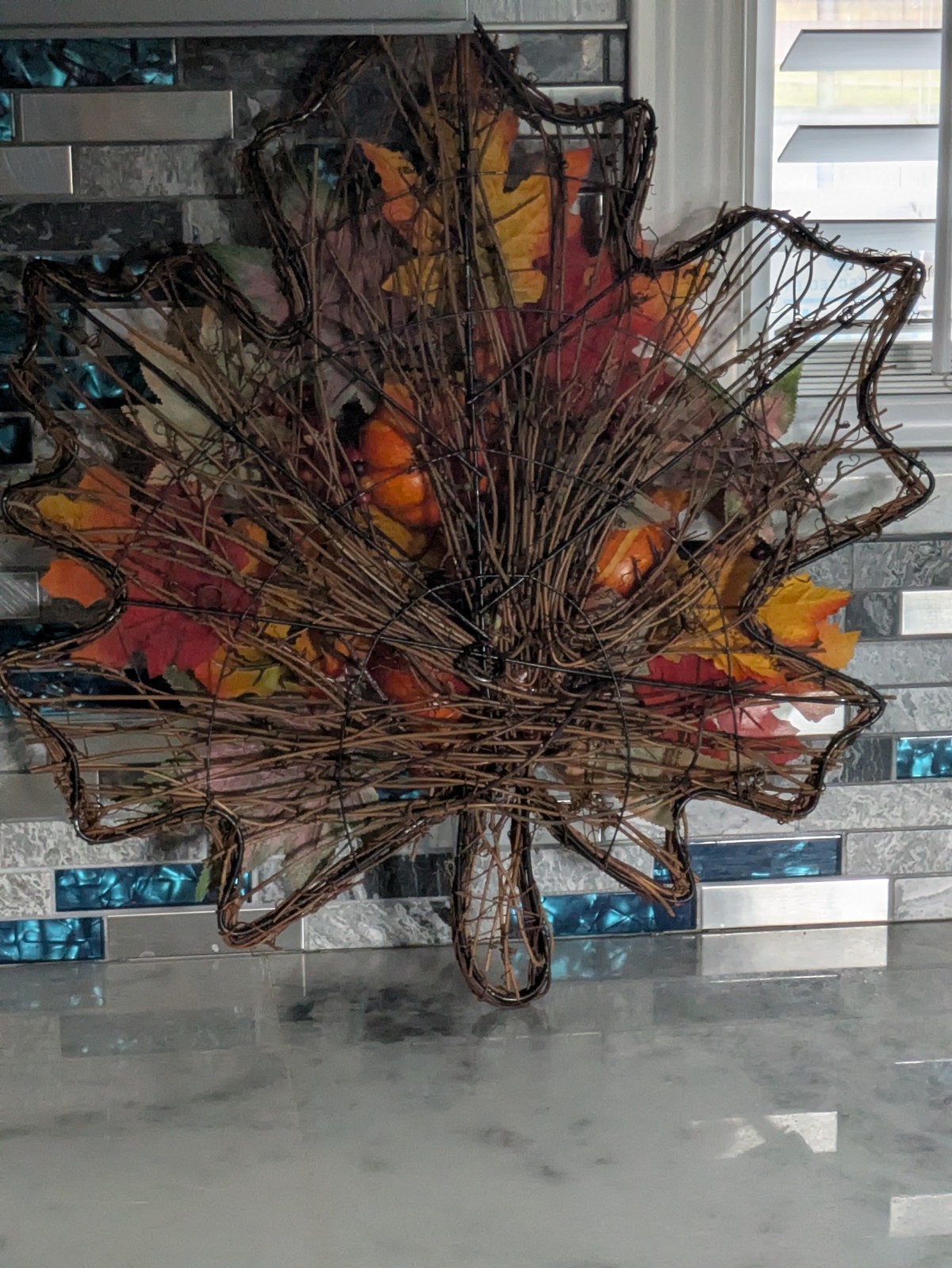 Holiday Living Maple Leaf Fall Flower Arrangement Wicker 19.5″ H X 19″ W