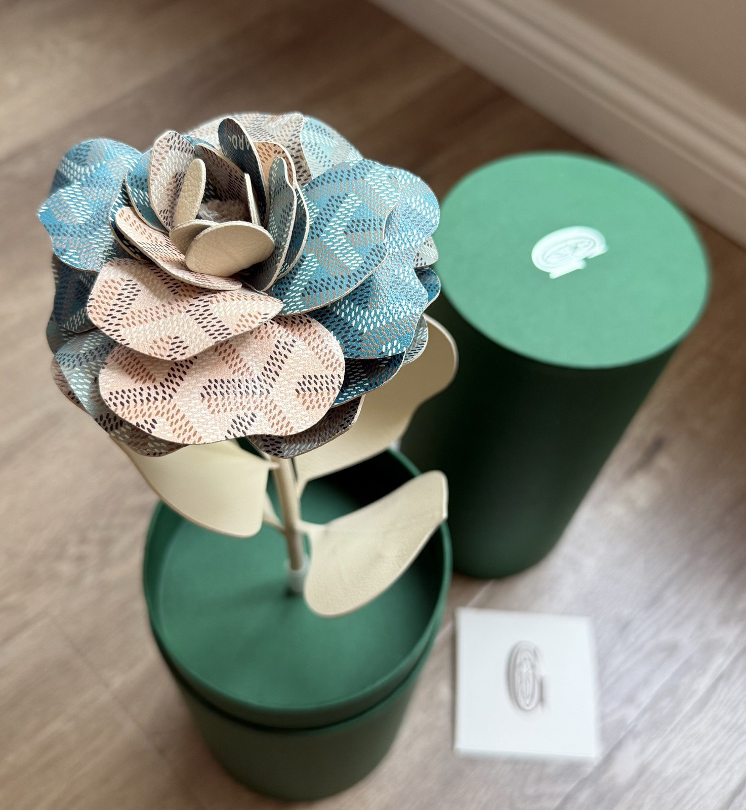 New Goyard Limited Edition MON AMIE LA ROSE Blue Flower With Paper Vase Case