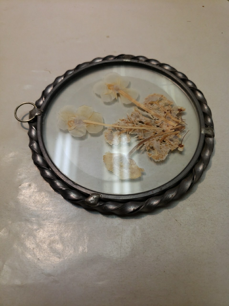 Round Silver Hanging Frame w Dried Flowers 4.5″ Diameter Lasting Impressions USA
