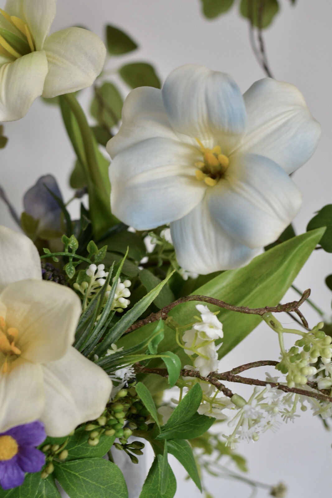 Baroque-Style Artificial Silk Floral Arrangement