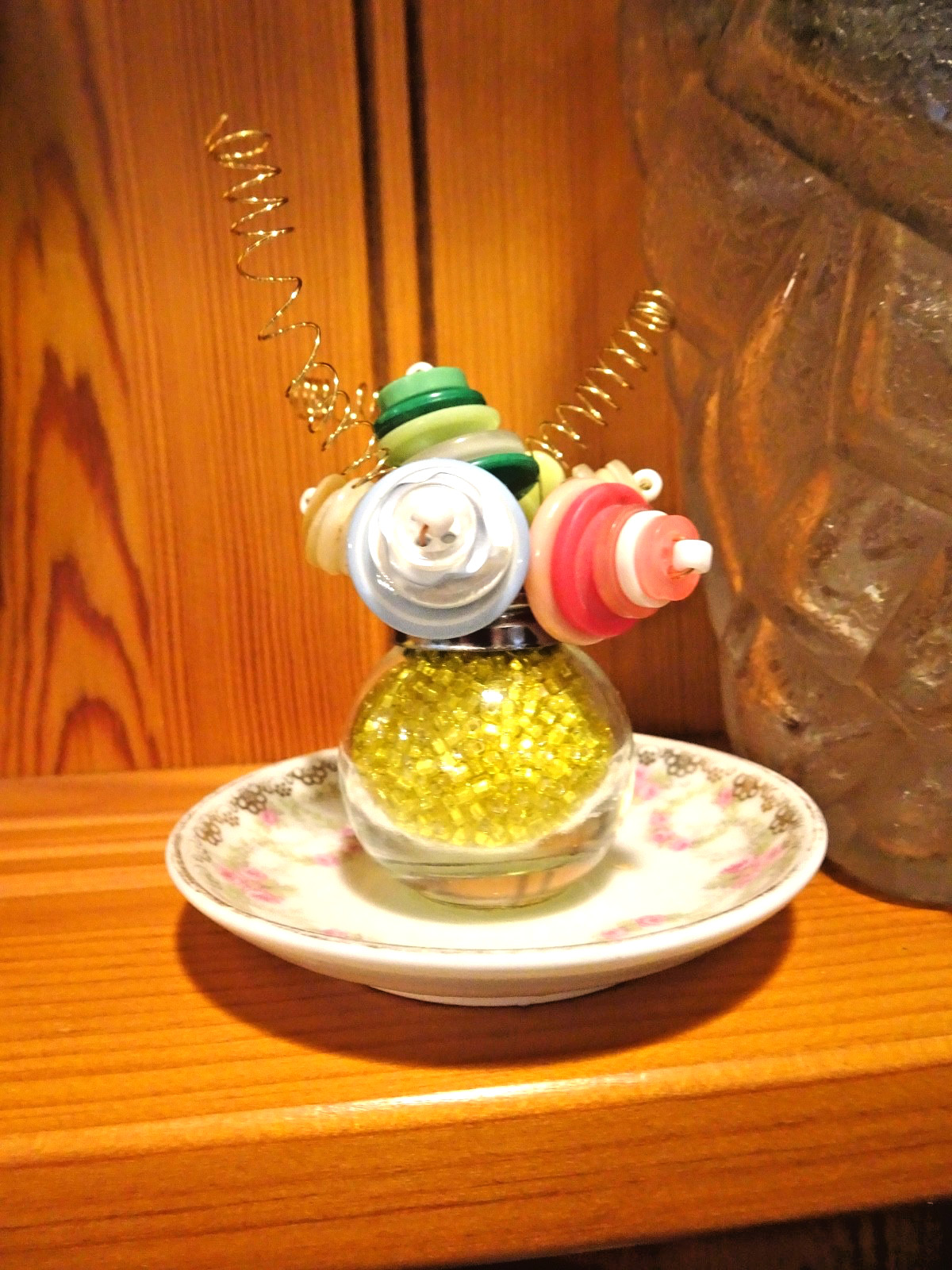1 Colorful BUTTON BLOOMS Yellow Bouquet Handmade Flower Vase Salt Shaker