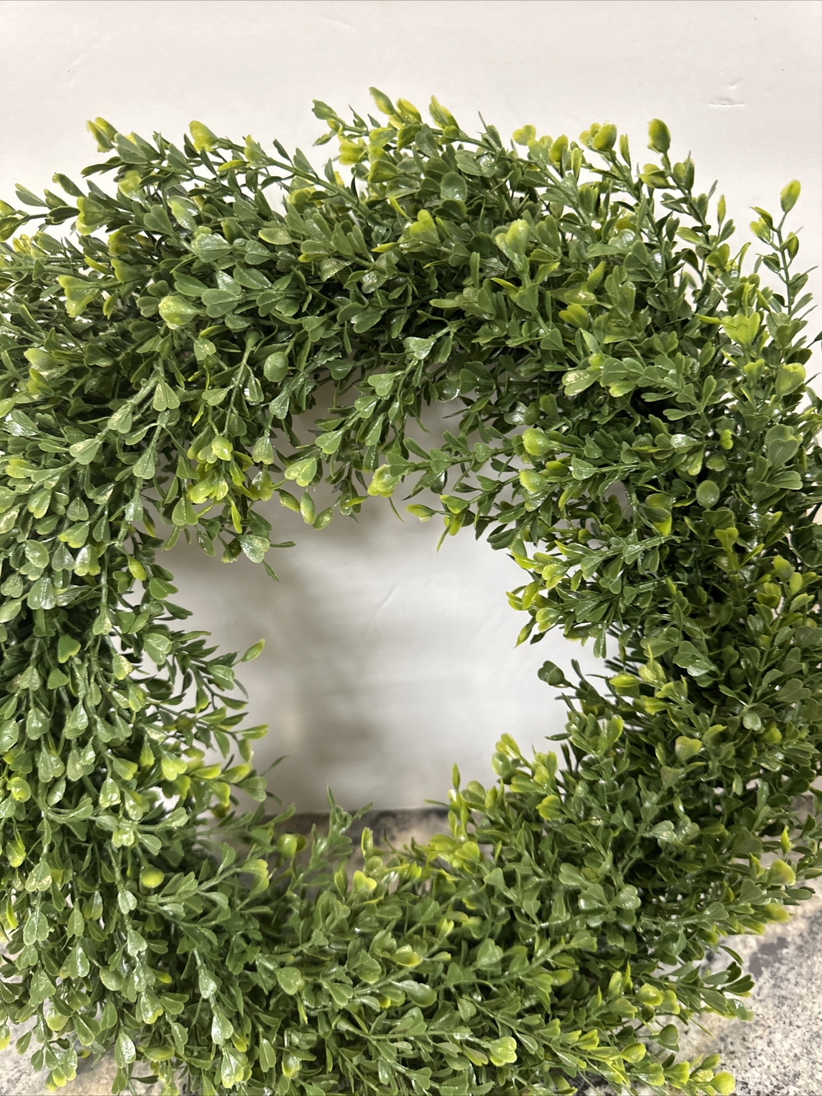 English Gardens Indoor/Outdoor 18” Boxwood Wreath New