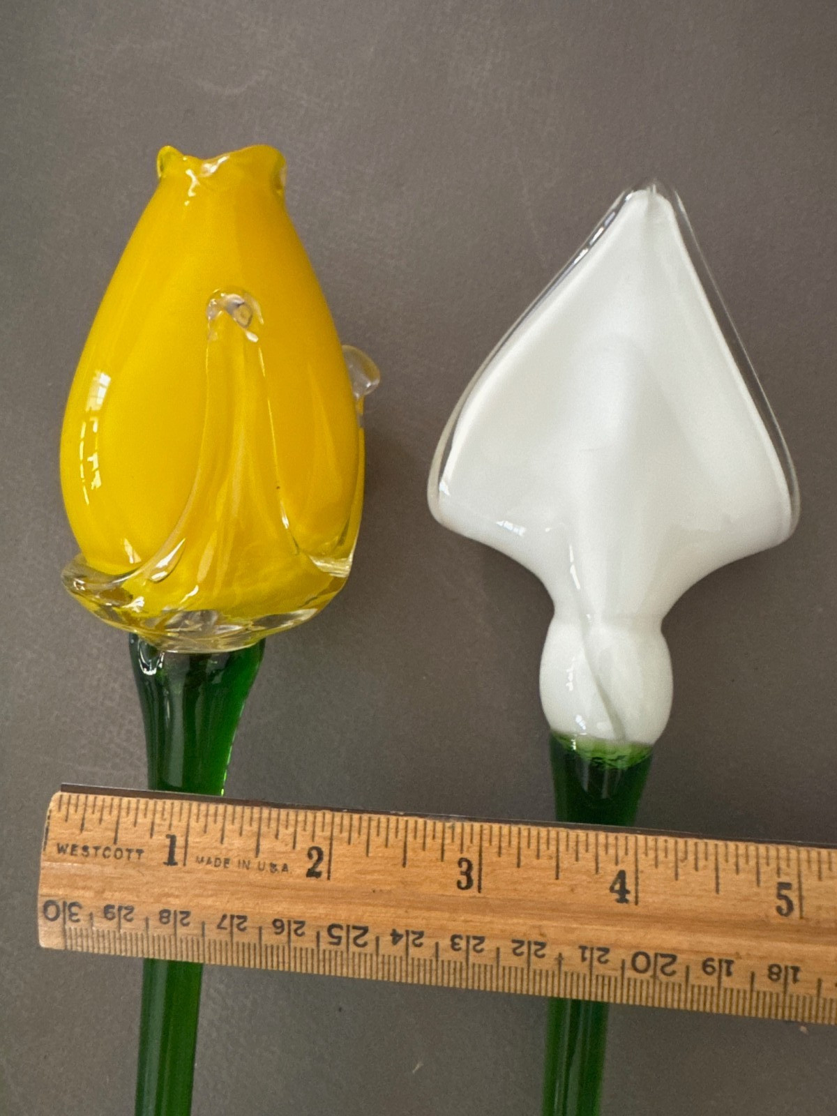 LOT OF 5 HAND BLOWN MULTICOLOR MURANO STYLE LONG STEM ART GLASS FLOWERS VTG