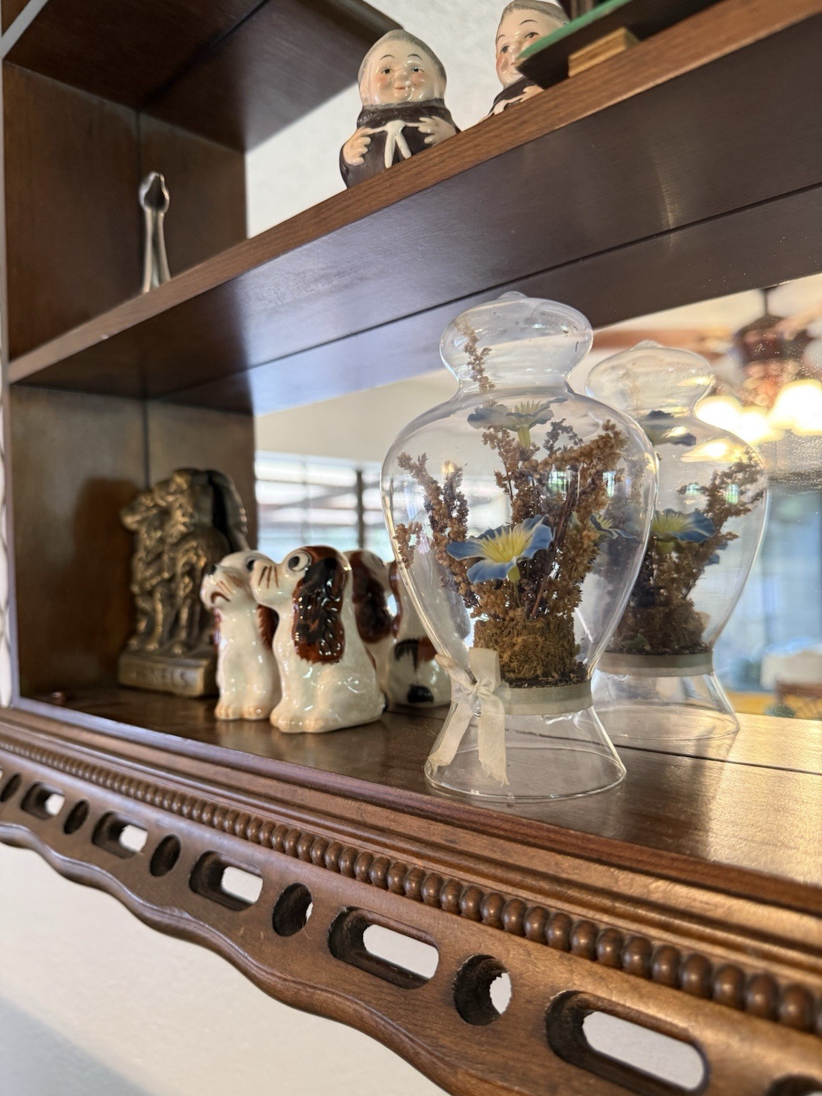 Vintage . Blooming under glass terrarium w/ delicate blossoms &dried foliage