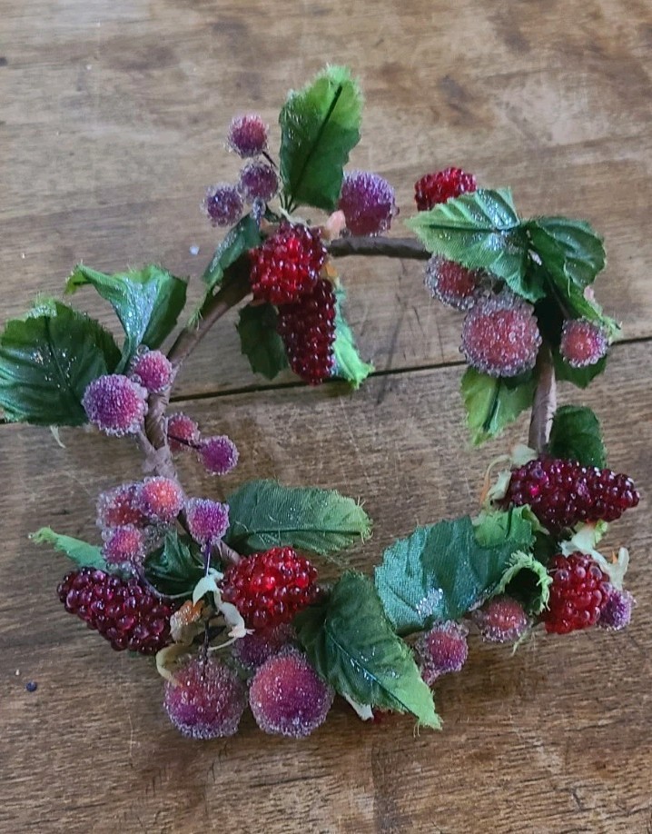 Raspberry Sugared Berries Candle Ring Christmas Holiday Winter Leaves