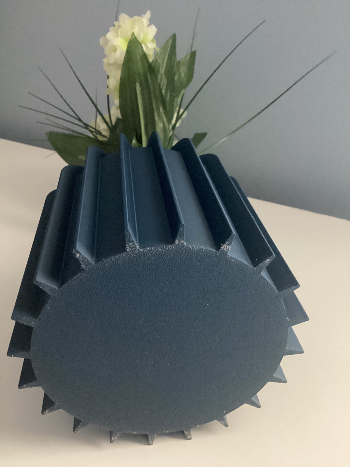 3D VASE GEOMETRIC INDOORS USE ONLY NAVY BLUE NEW ROUND MEDIUM