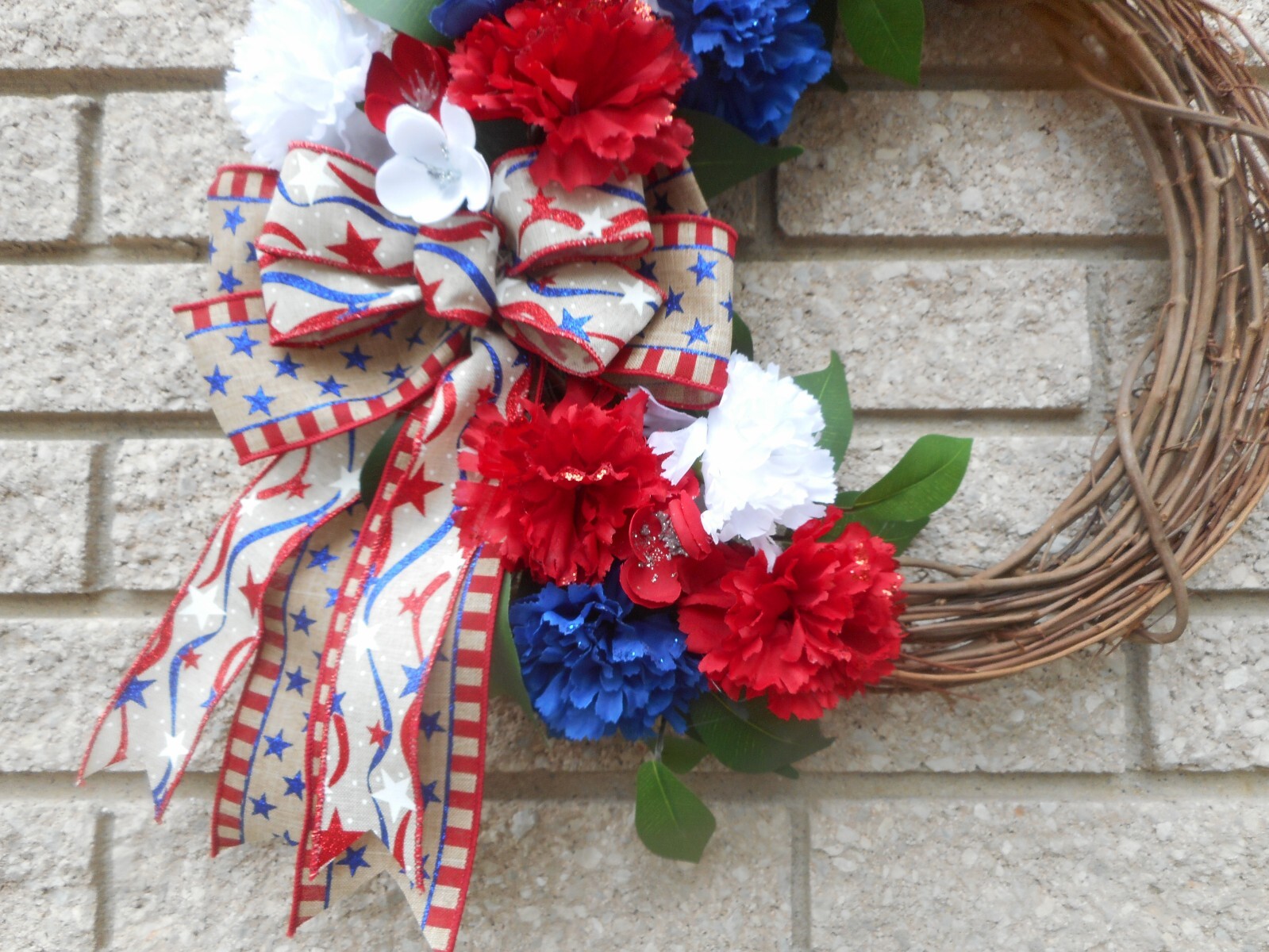 17″ Patriotic July 4th Red White Blue Carnations Floral Summer Grapevine Wreath