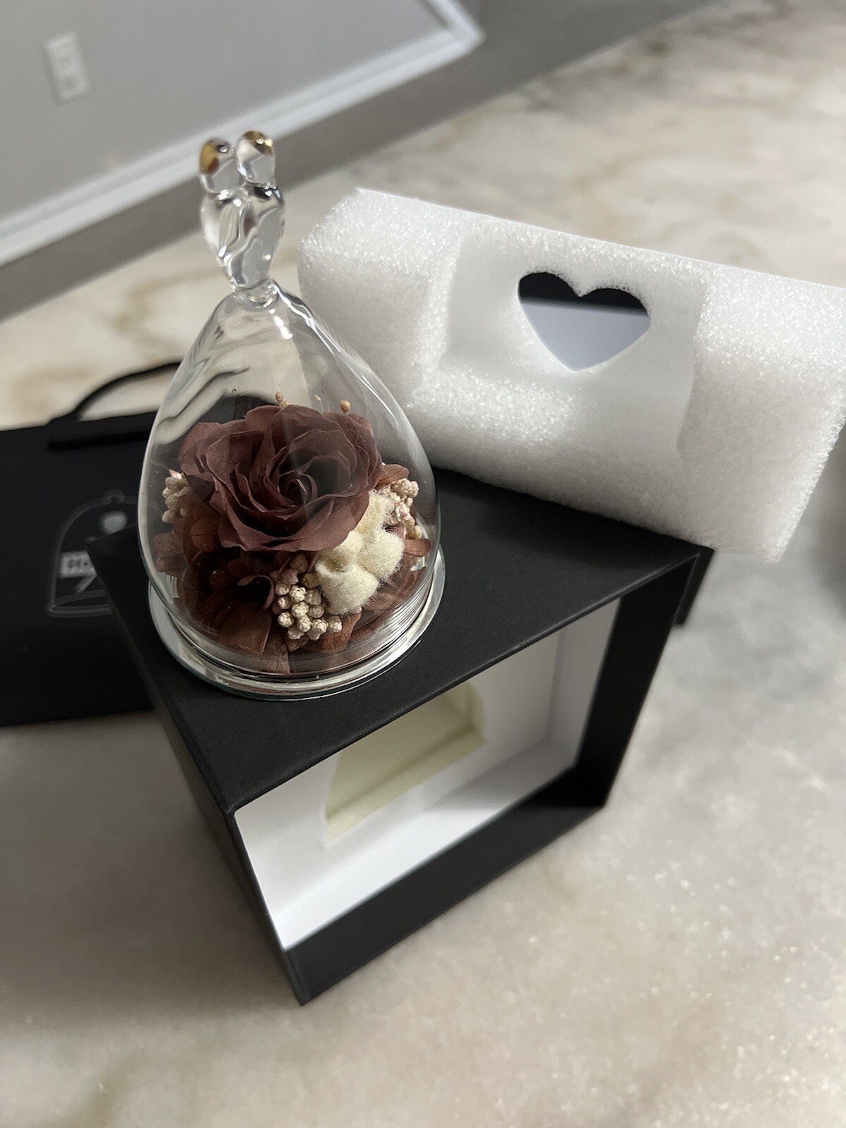 Hoomna Forever Preserved Rose Gift Set